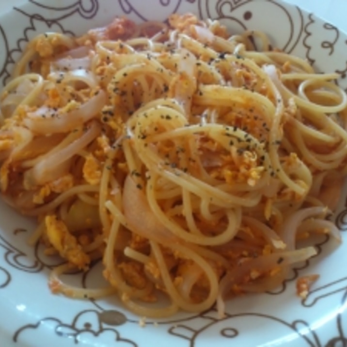 卵と玉ねぎのケチャップパスタ☆